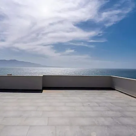 アパート Beachfront Apartments- Horizon Sarandë