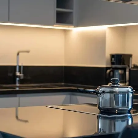 Beachfront Apartments- Horizon *