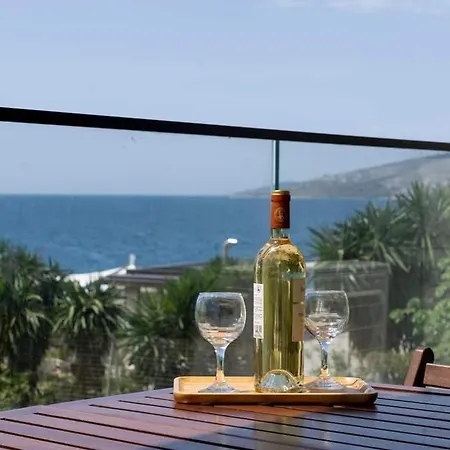 Beachfront شقة ساراندا