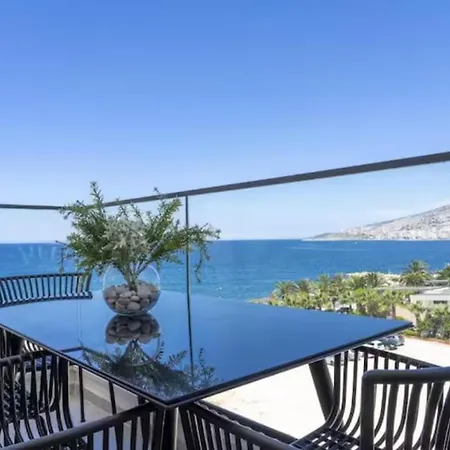 Beachfront Apartments- Horizon *
