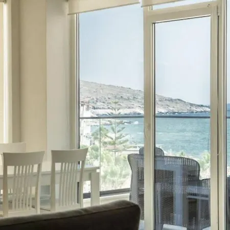 Beachfront Apartments- Horizon *