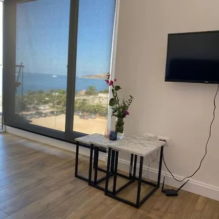 Beachfront Apartments- Horizon *
