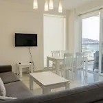 Beachfront Apartments- Horizon *
