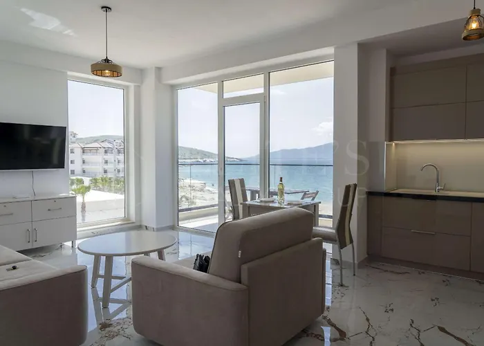 Beachfront Apartments- Horizon 公寓 *