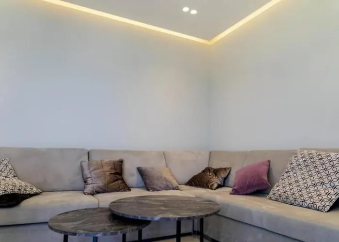 Beachfront Apartments- Horizon