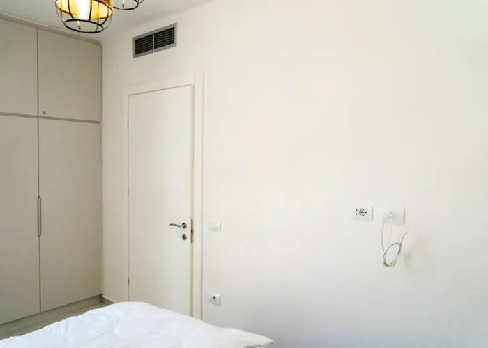 Beachfront Apartments- Horizon *