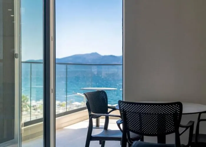 Beachfront Apartments- Horizon 公寓