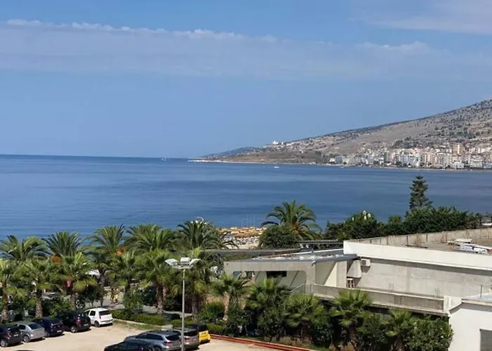 Beachfront Apartments- Horizon *